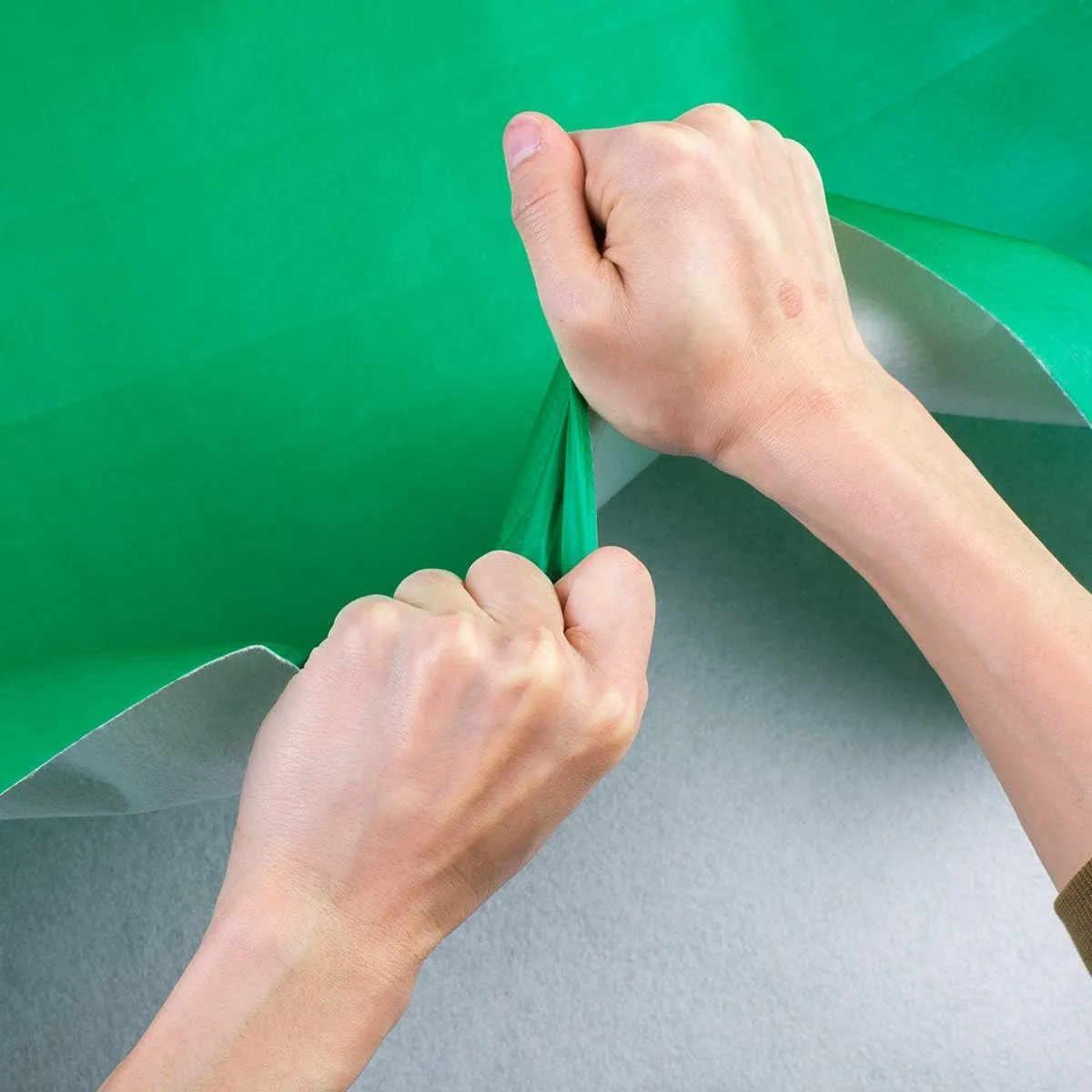 39" x 100' Floor Protection for Moving Plastic Covering Sheeting Paint Surface Protector Film Cover Runner Heavy Duty Hardwood Floors Protectors Reuse Longtime (325 sqft.Green)
