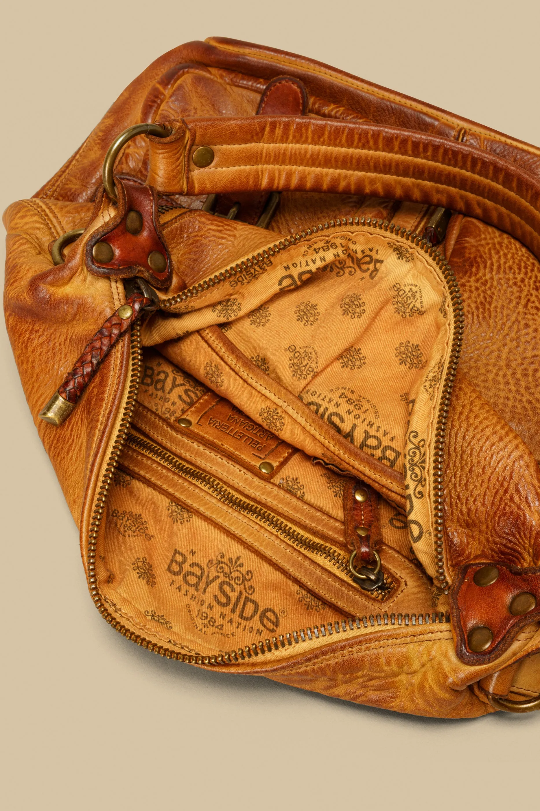 Bayside84 Multipocket Shoulder Bag - Cognac