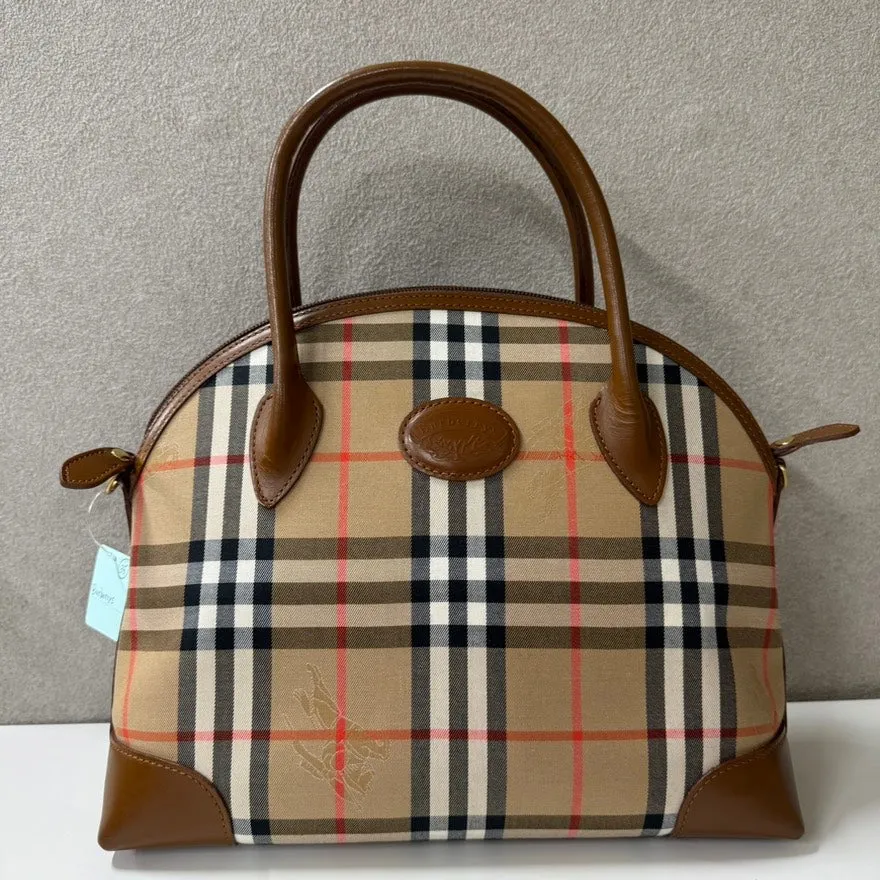 Burberry Bag Classic Handle Beautifully crafted Preloved Affordable delivery Canvas in Leather Beige, Top O274302 Plaid Handbag