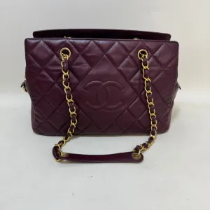 Chanel Quilted Leather Tote Bag in Burgundy