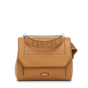 Flap bag with handle