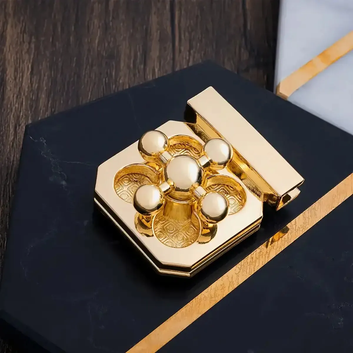 Gold Spindle Bag Clasp Lock