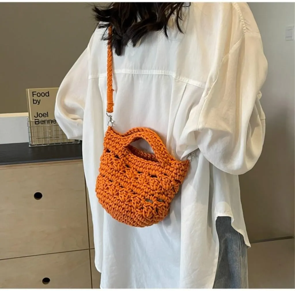 Large capacity Bag Colorful and Compact Straw Handbag: Illuminate Fashionable Outing Moments Ladies shoulder Bag(Orange)