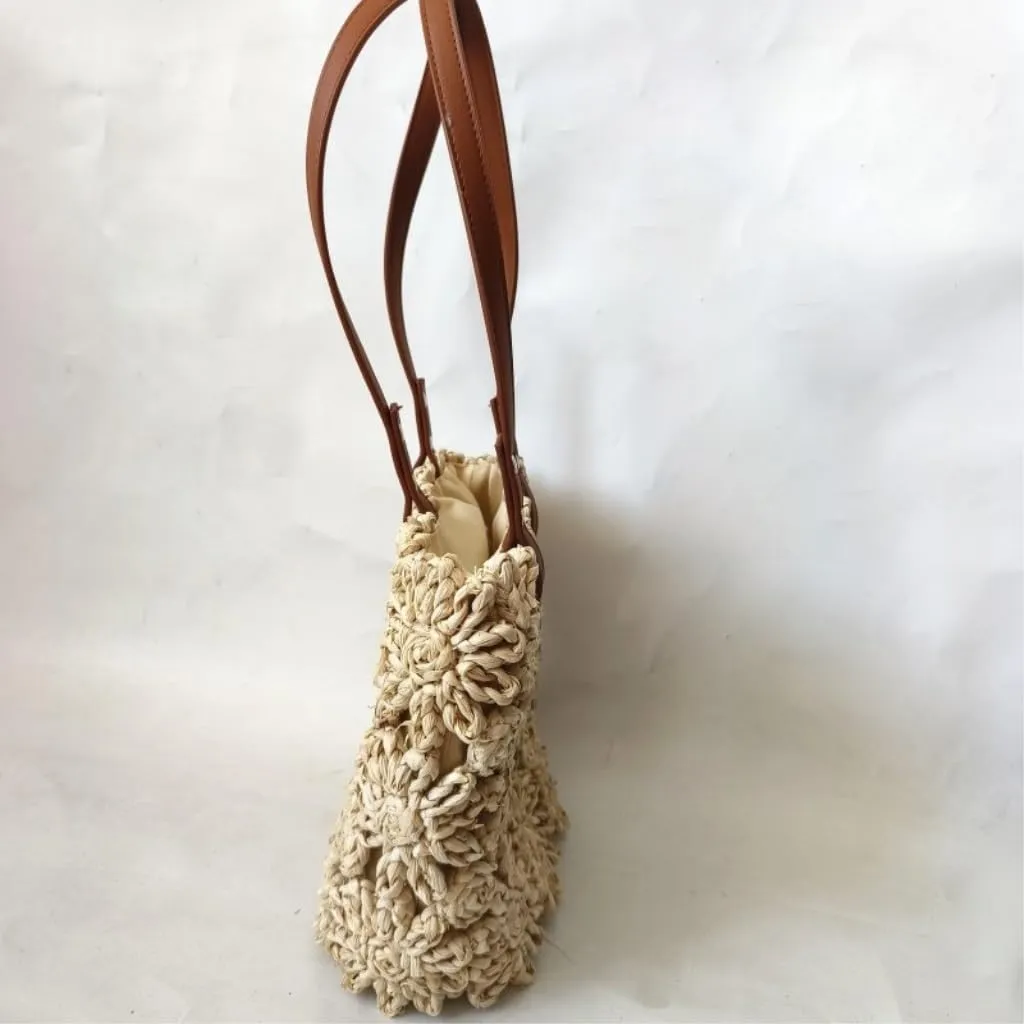 Large capacity Bag New Hand-woven Straw Bag Hollow Bucket Bag Corn Husk Braid Sewn Handbag In Stock Ladies shoulder Bag