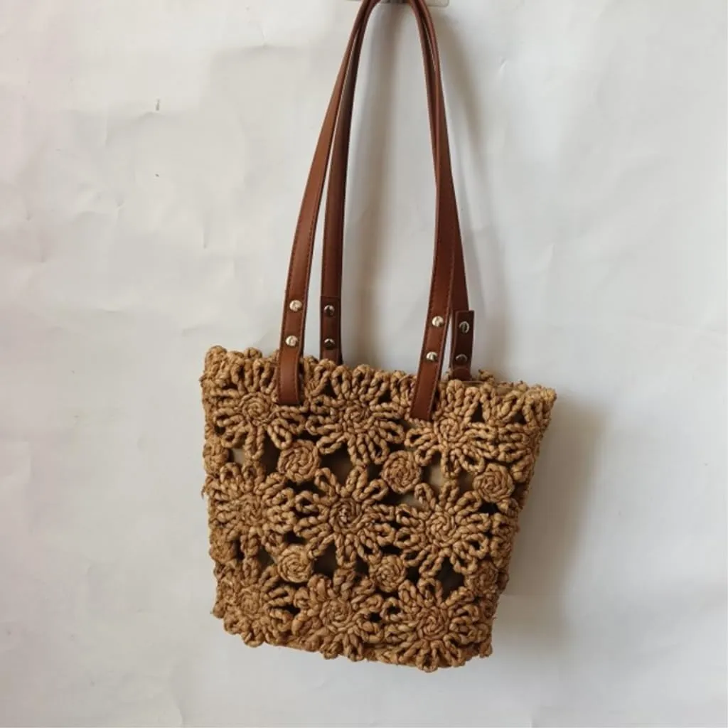Large capacity Bag New Hand-woven Straw Bag Hollow Bucket Bag Corn Husk Braid Sewn Handbag In Stock Ladies shoulder Bag