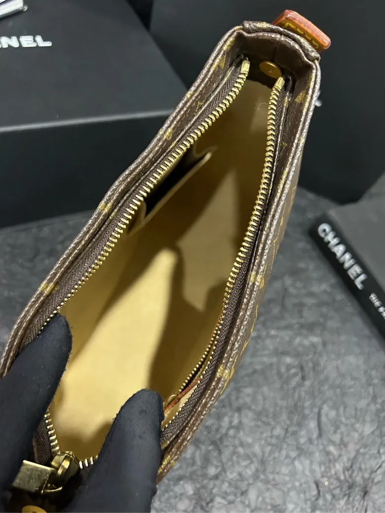 LOUIS VUITTON Monogram Looping Shoulder Bag Brown Leather Type