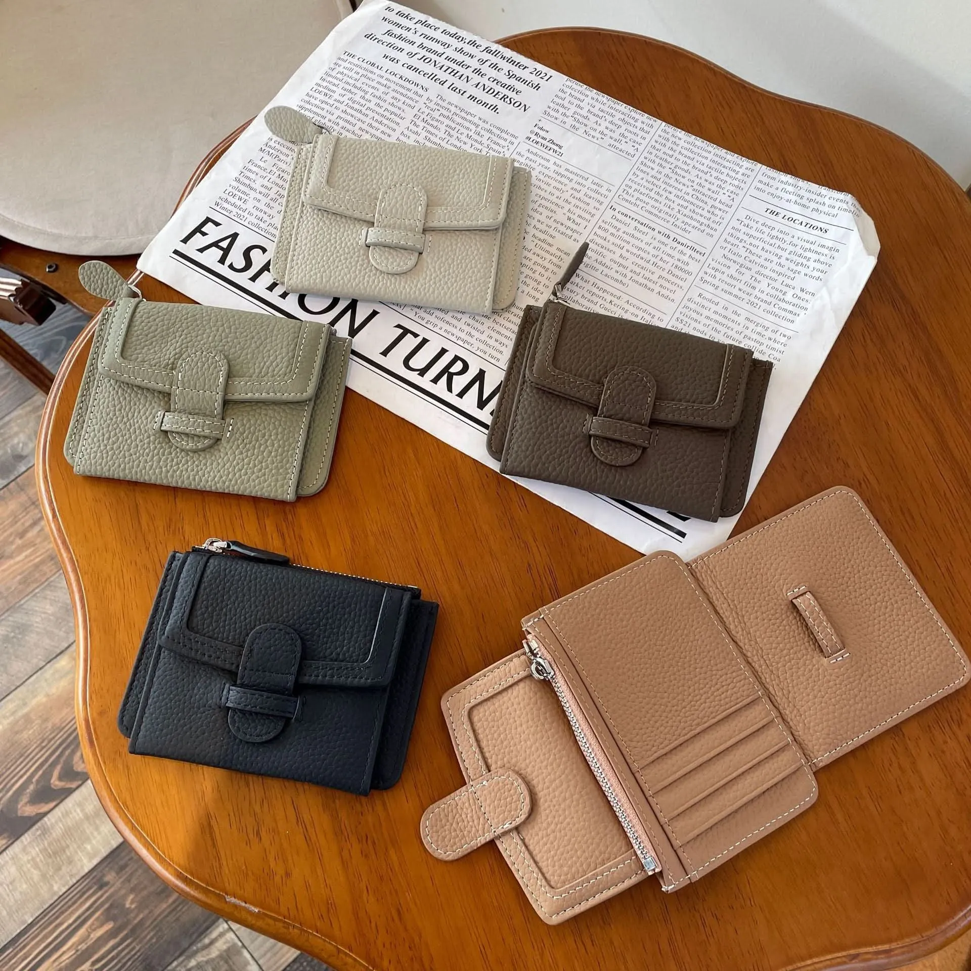 Slim Leather Card Holder & Coin Purse – Minimalist Multi-Card Wallet