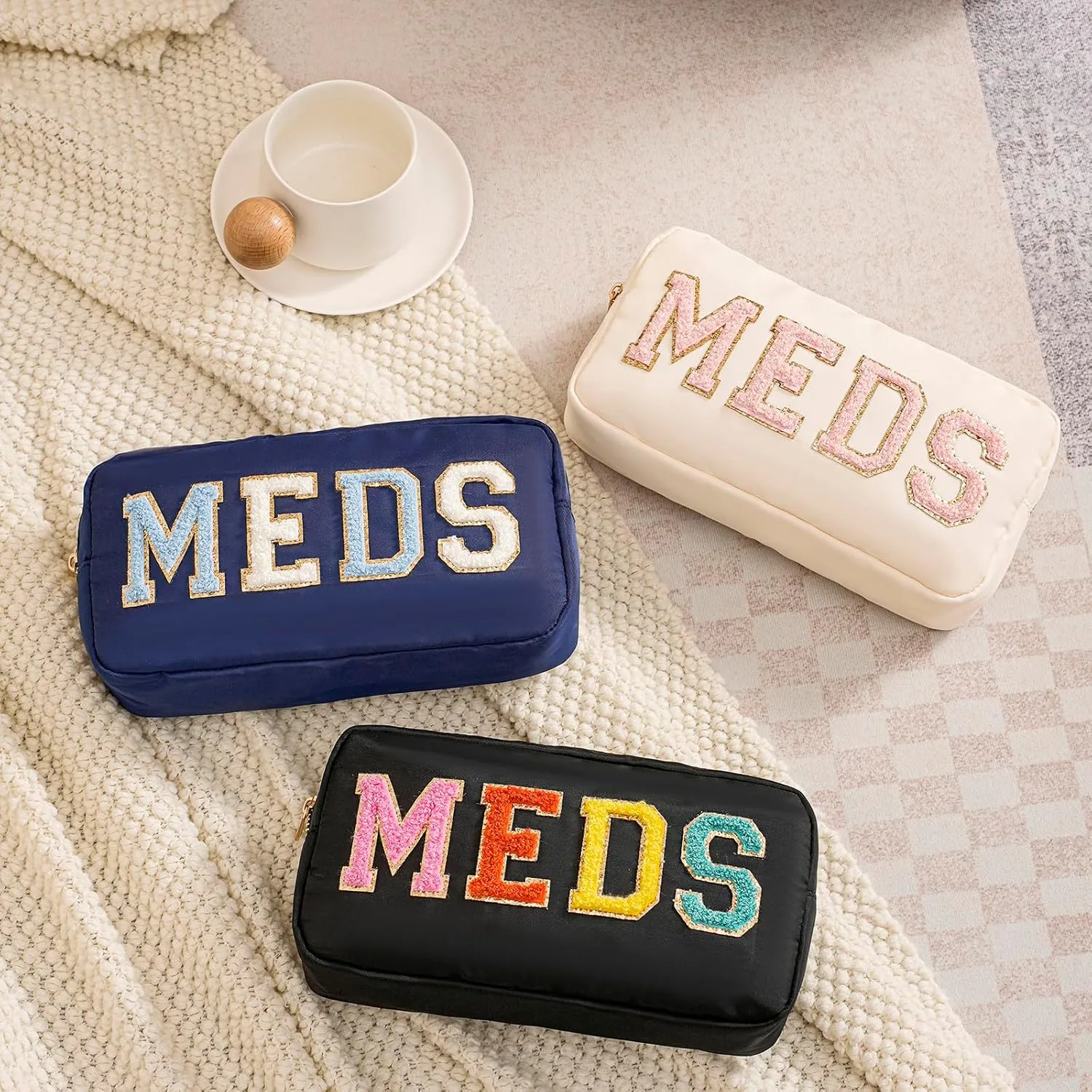 uekeboag Personalized Chenille Letter Patch MEDS Bag,Cute Nylon Drug Medicine Travel Makeup Bag with Zipper, Preppy Vitamin Organizer Bag for Women and Girls (02Beige-Pink)