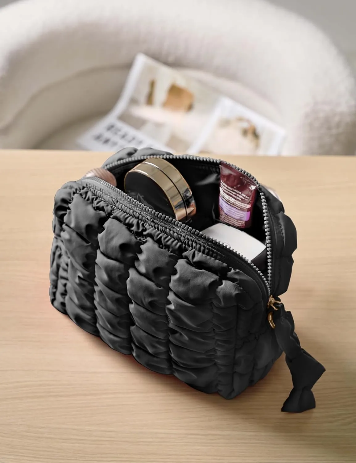 Yarnic Quilted Makeup Bag Cosmetic Bag, Travel Toiletry Bag for Women, Cute Makeup Bag Organizer Black Puffer Makeup Pouch (M, Black)