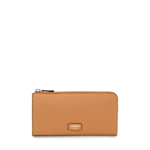 Zipped slim wallet